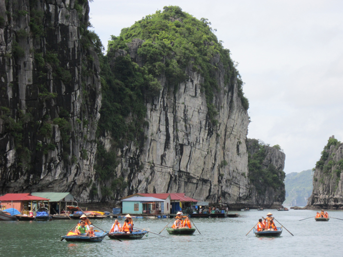 Khám phá làng chài Vông Viêng